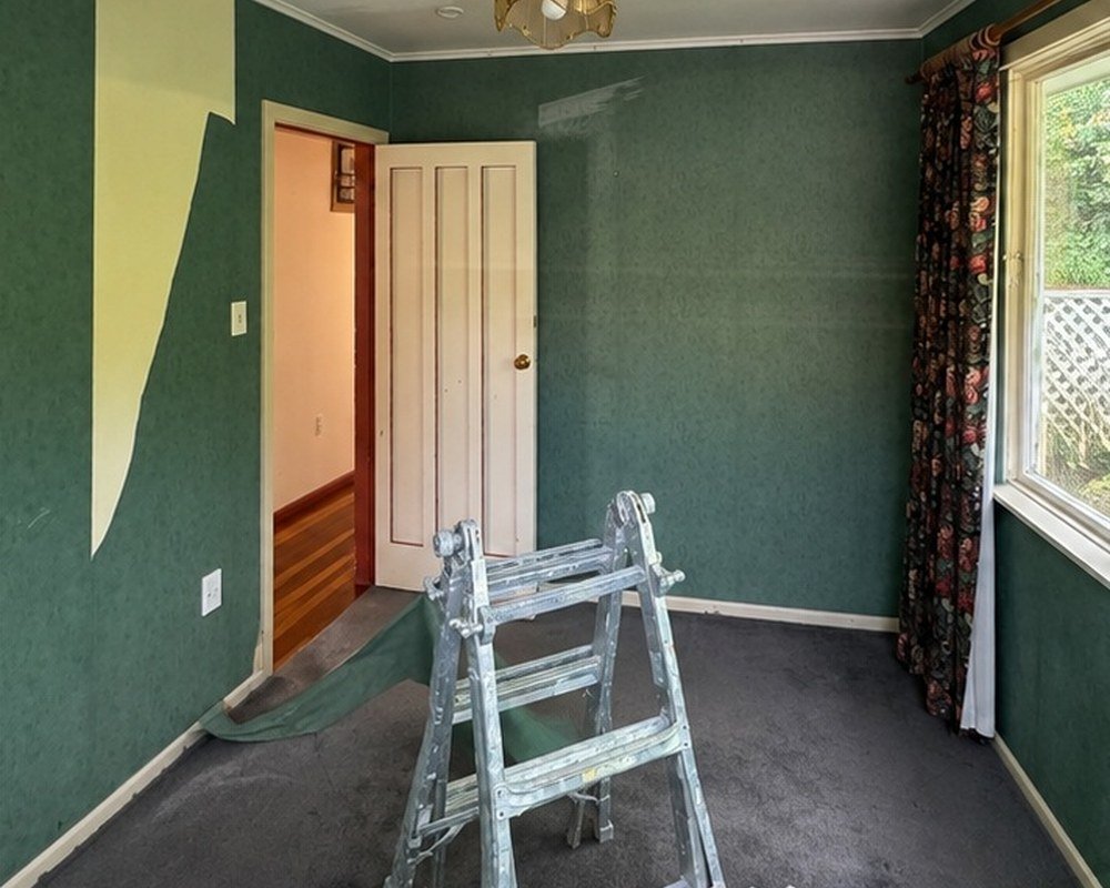 Wallpaper removal service in Wellington by Mashal Team